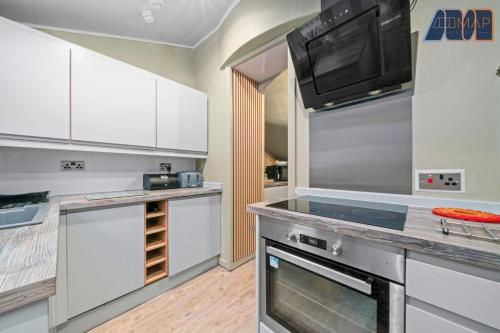 Historic 3 Bed Private Parking Nr Railway Station in Wemyss Bay