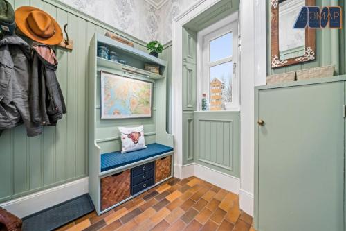 Historic 3 Bed Private Parking Nr Railway Station in Wemyss Bay