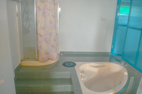 Deluxe Double Room image 7