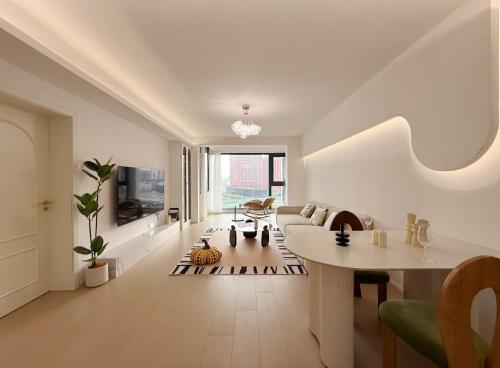 Eastern Hub - Bund Branch 4bedroom Near Subway HongHui Apt, Šanghaj