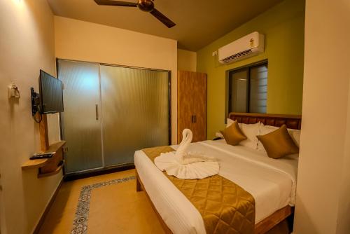 room detail thumbnail 2