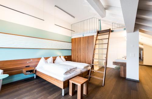 2 twin beds
