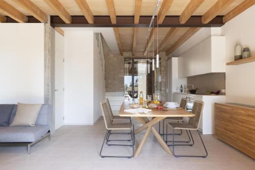 Can Cunso 18 piscina barbacoa estilo y confort Can Cunso 18 piscina barbacoa estilo y confort