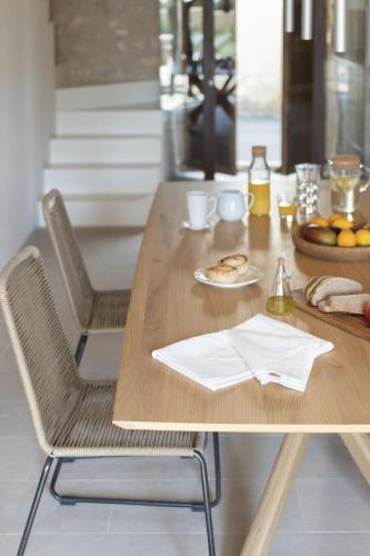 Can Cunso 18 piscina barbacoa estilo y confort Can Cunso 18 piscina barbacoa estilo y confort