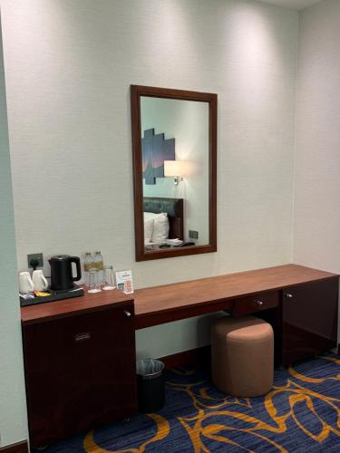 Deluxe Twin Room - Complimentary Transfer to Bluewater Island and JBR image 5