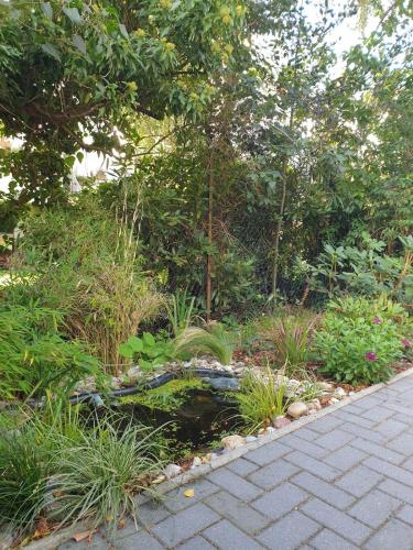 Romantisches 1 Zimmer-Apartment mit Garten an der Weser, Bremen (photo 11)