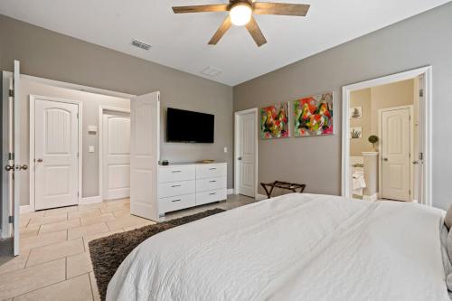 Beautiful 5 Star Villa with Private Pool on the Prestigious Solterra Resort Orlando Villa 5720 - image 2