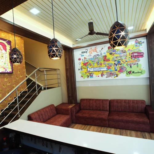 Shared lounge/TV area, Hotel Blue Saphire Terminal 2 in Ghatkopar