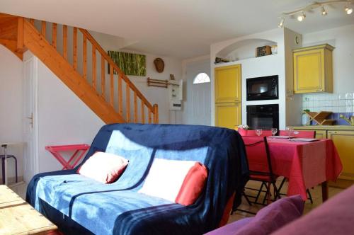 Two-Bedroom House image 4