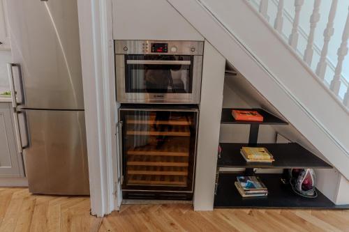 Wembley London lovely 6 bed House sleeps up to 14, Londra (foto 4)