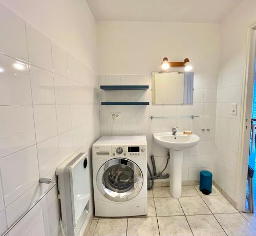 浴室, Maison lumineuse - Vue sur l'anse in 拿伏爾富埃南