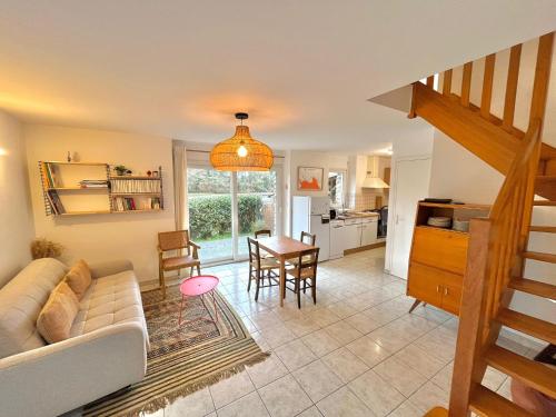 Maison lumineuse - Vue sur l'anse in 拿伏爾富埃南