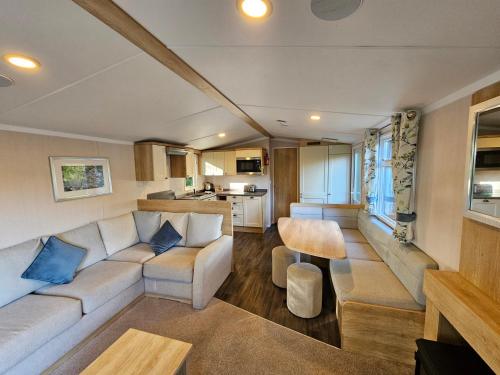 2 bedrooms, 4 beds