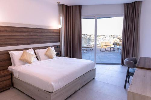 CA Sand Dune Hotel in Birzebbuga