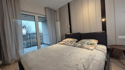 Luxurious Vanilla Apartment, self check-in 24h, parking, air-conditioning