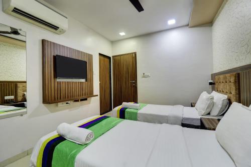 صالة مشتركة/ منطقة التلفزيون, Hotel Blue Saphire Terminal 2 in غاتكوبار