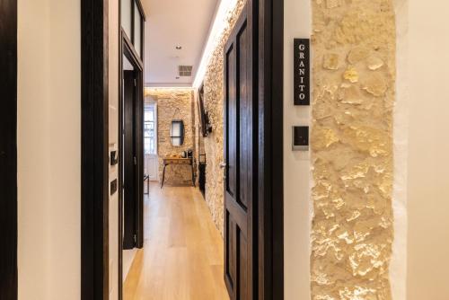 Pedra Bianca Luxury Rooms 4