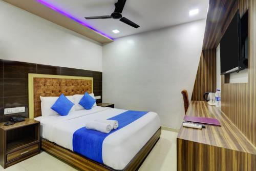 صالة مشتركة/ منطقة التلفزيون, Hotel Blue Saphire Terminal 2 in غاتكوبار