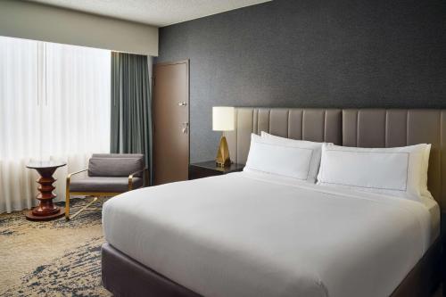 Deluxe King Studio room in Hilton Atlanta