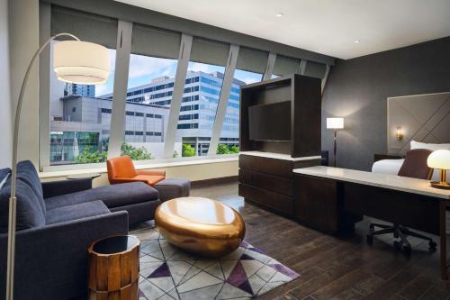 Hilton Atlanta - image 11