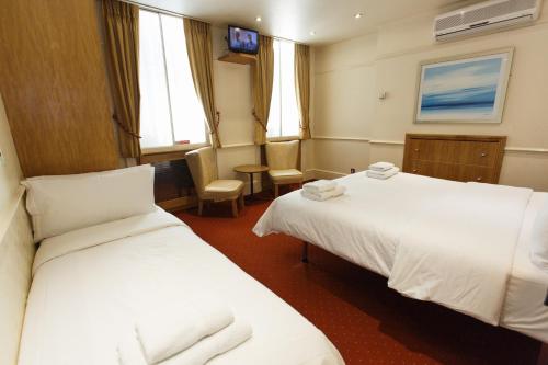 Morgan Hotel - image 4