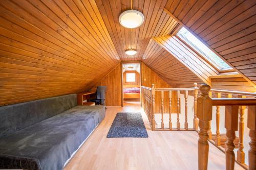 Dom v lokalite so slovenským orlojom (Dom v lokalite so slovenskym orlojom) in 斯塔拉比斯特里察