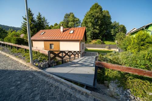 外部景觀, Dom v lokalite so slovenským orlojom (Dom v lokalite so slovenskym orlojom) in 斯塔拉比斯特里察