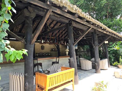 คลับ เดโนโว (Club Denovo) in พุฒวัล