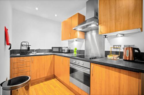 Central Apartment - Chinatown - Private Balcony - Secure Parking - Netflix - Wifi - 14A, Birmingham (fotografie 5)