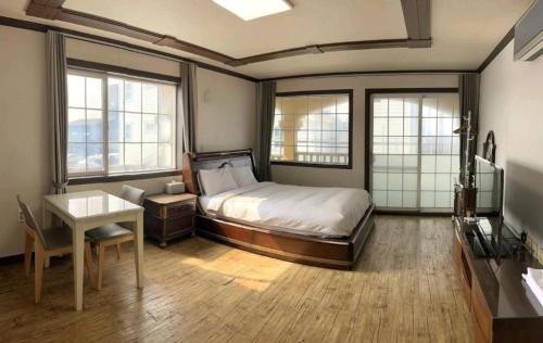 Grim Resort Room Type - Couple Room with No View