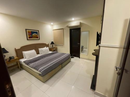 Panoramic Hotel Lahore - image 11