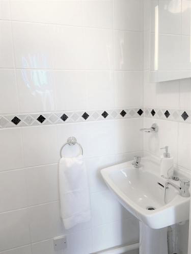 Single room, private bathroom