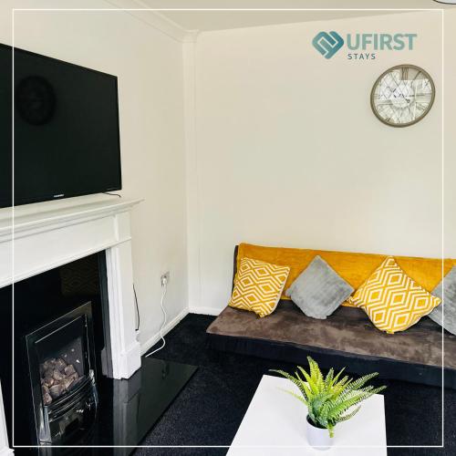 Spacious 4BR House in Nottingham - Near City Hospital - Jubilee Campus - Near City Centre and Easy Access to M1