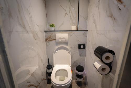 The Crown Hotel – Amsterdam, NY