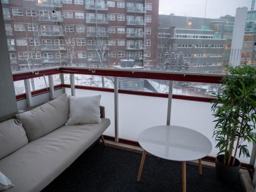 Two-room flat with sauna, glazed balcony and free parking lot, Хельсинки (фото 8)
