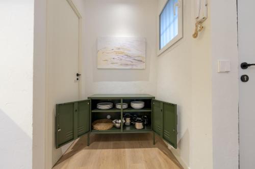 Reina Sofia Suite III - image 6