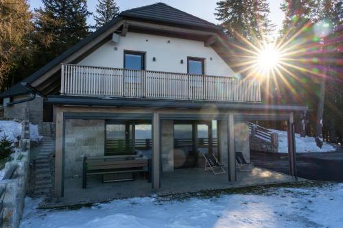 Vila Klif vacation home with sauna and terrace