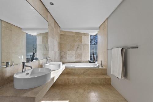 Azure Vistas Villa - image 13