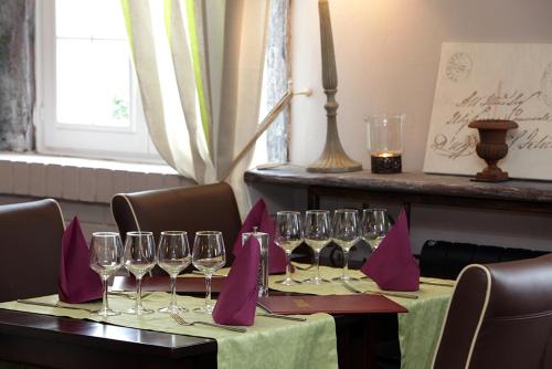 Étterem, Logis Hotel Les Nympheas in Chaufour Les Bonnieres