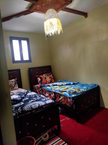 4 twin beds