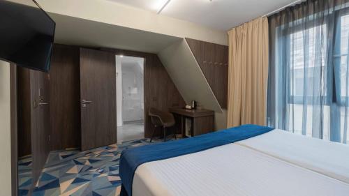 Standard Single Room image 4
