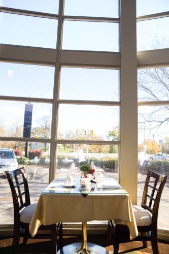 Restoran, Admiral Inn Hamilton in Hamilton (ON)