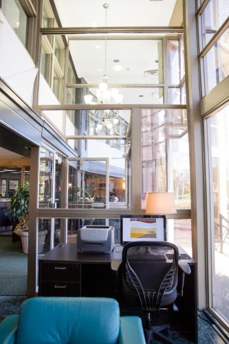 Predvorje, Admiral Inn Hamilton in Hamilton (ON)