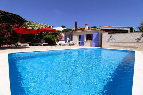 Villa Les Lauriers Blancs pour 6 personnes avec piscine privée et vue mer à La Londe-Les-Maures