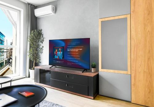 Downtown - Netflix - Ac - Next To Metro And Train, София (фото 4)
