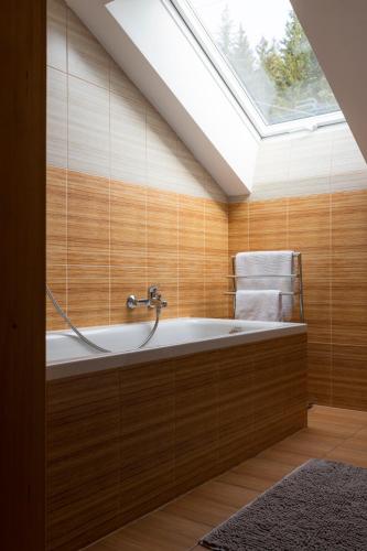 Fürdőszoba, Chalupa Albert in Šanov