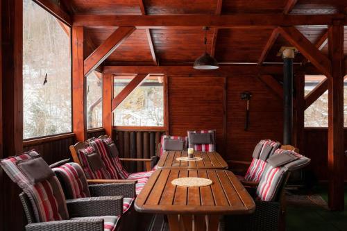 Létesítmények, Chalupa Albert in Šanov