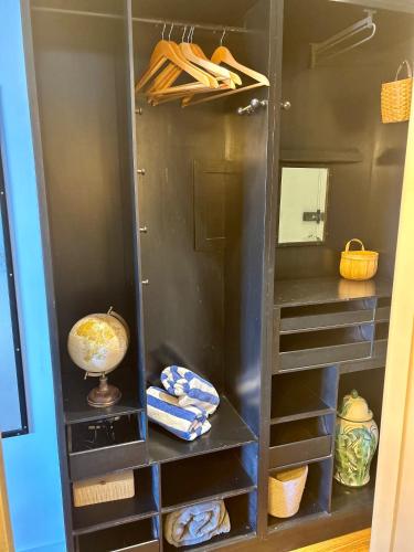 One-Bedroom Apartment image 8
