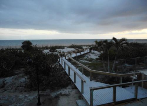 Shell Island Beach Club - image 2