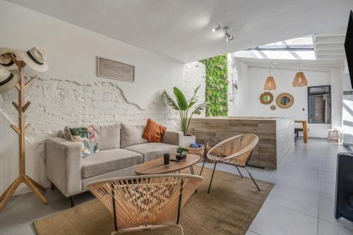 MAKONDO - Large Jacuzzi and AC on Main Provenza St, Medellín